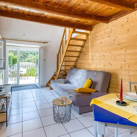 Cozy Home In Saint-Jean-D'Angely