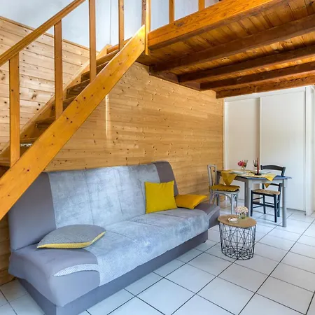 Casa de Férias Gorgeous In Saint-Jean-dʼAngély